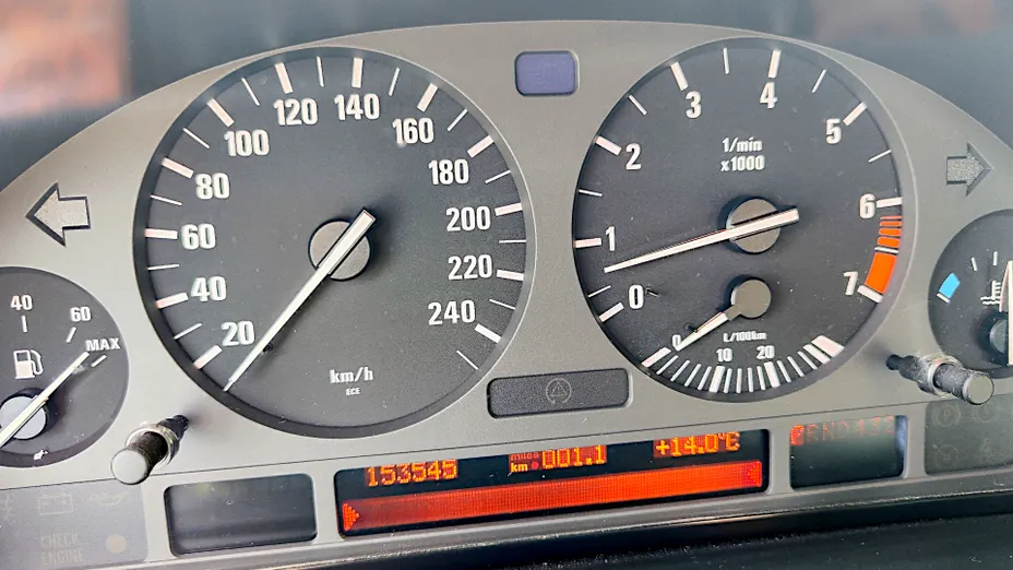 BMW Seria 7 740i V8