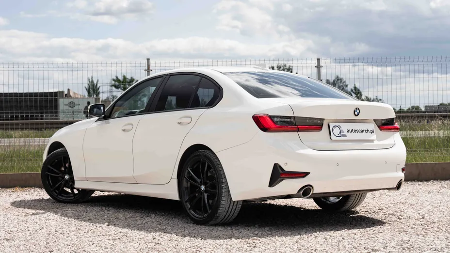 BMW Seria 3 318i Advantage aut