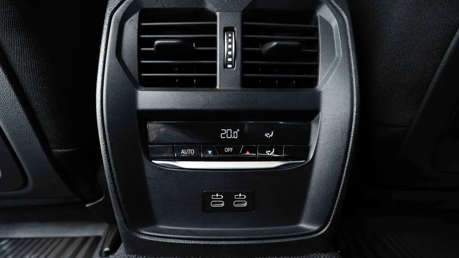 BMW Seria 3 318i Advantage aut