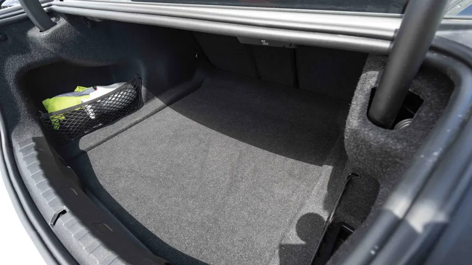 BMW Seria 3 318i Advantage aut