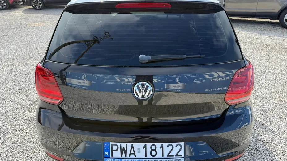 VOLKSWAGEN Polo -