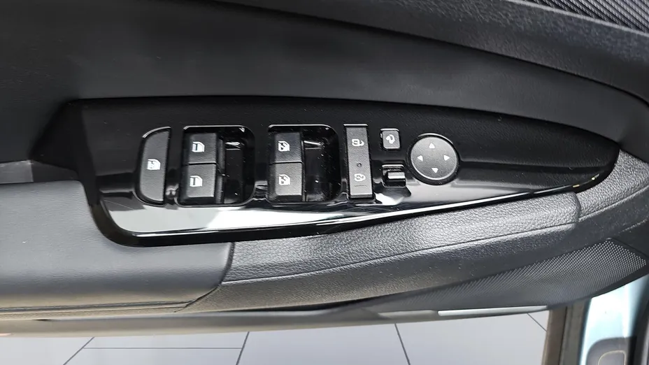 KIA Sportage Sportage 1.6 T-GDI HEV Business Line 4WD aut