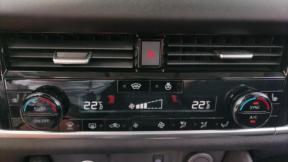 NISSAN Qashqai Qashqai 1.3 DIG-T mHEV N-Connecta Xtronic