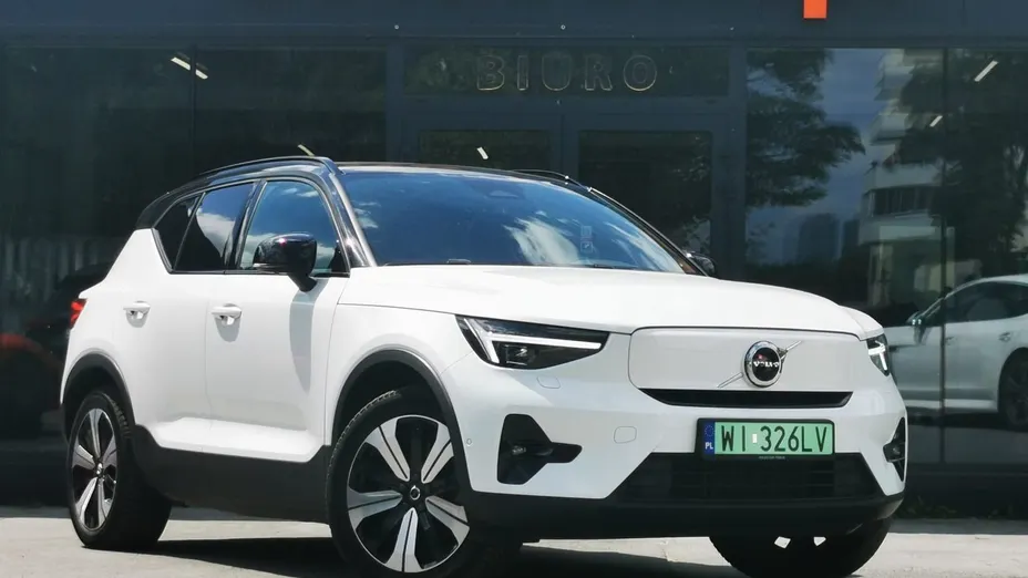 VOLVO XC40 -