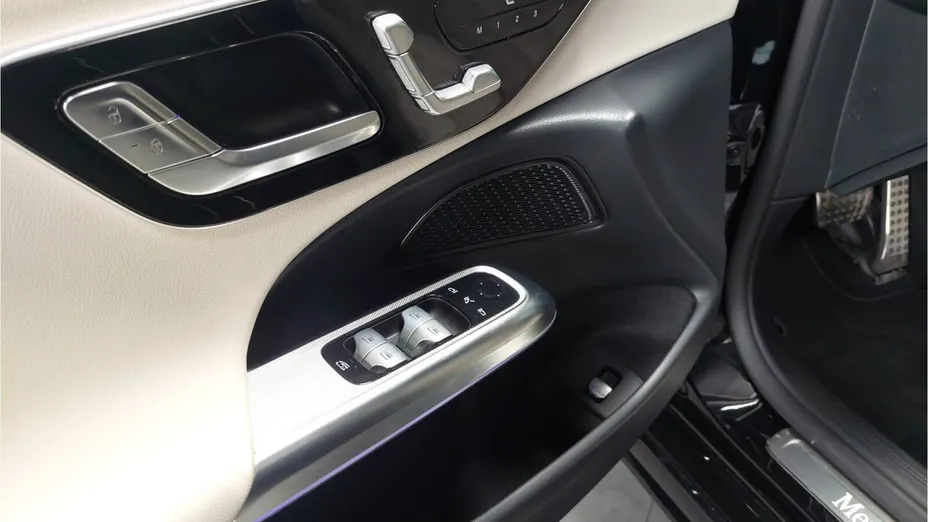 MERCEDES-BENZ E Klasa E 200 mHEV AMG 9G-Tronic