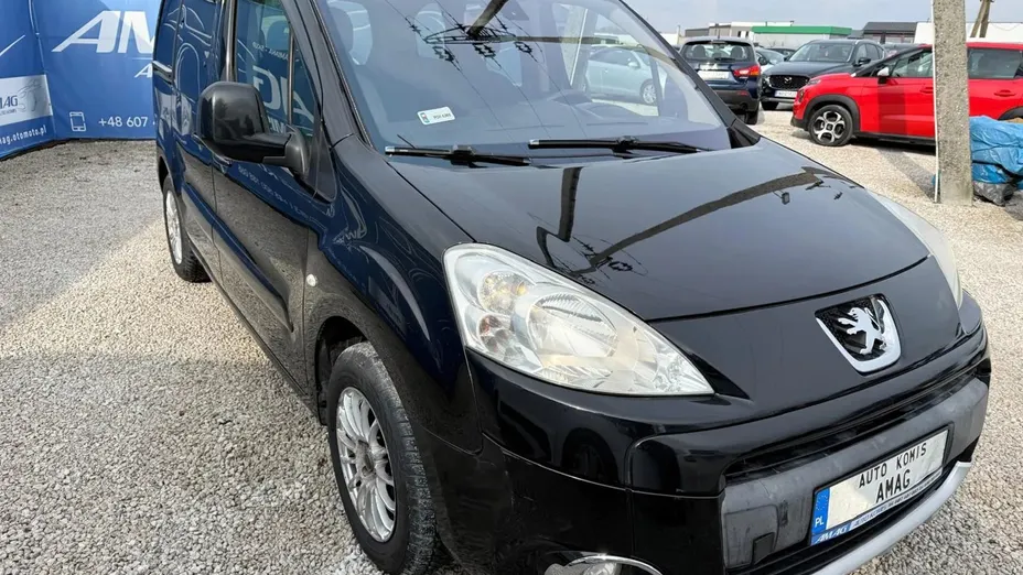 PEUGEOT Partner Van -