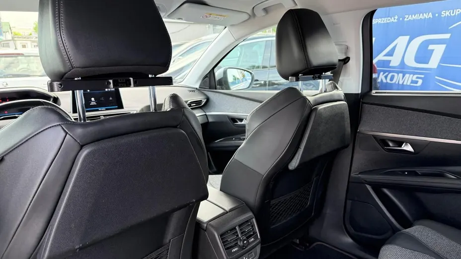PEUGEOT 5008 -