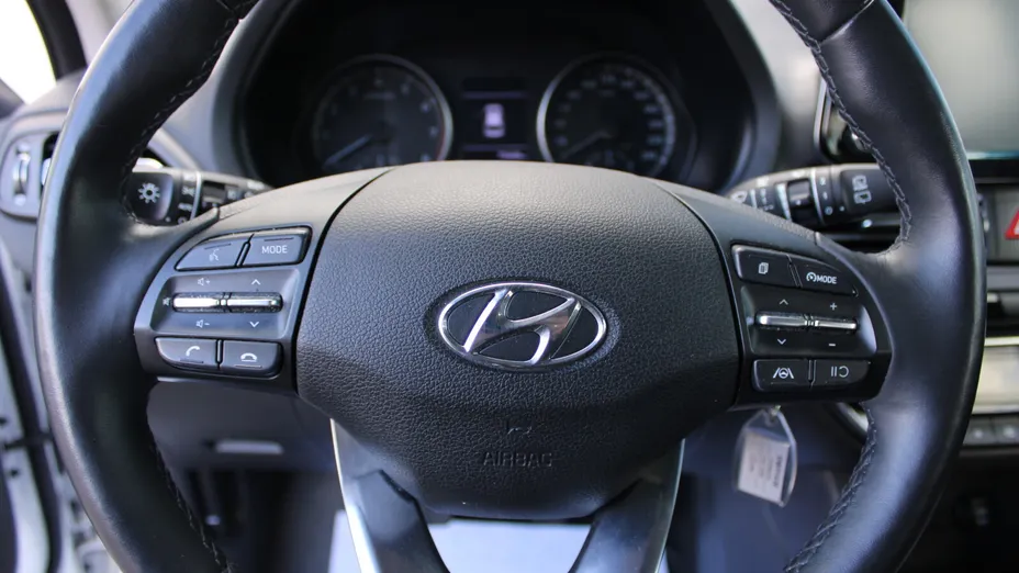 HYUNDAI i30 i30 1.5 T-GDI 48V Smart