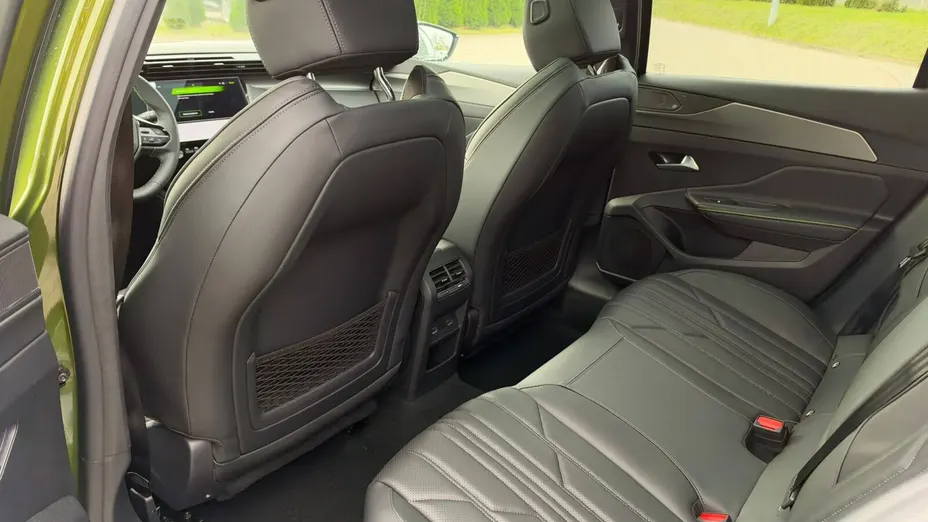 PEUGEOT 408 408 1.2 PureTech mHEV GT Exclusive S&S e-DCS6 Nowy