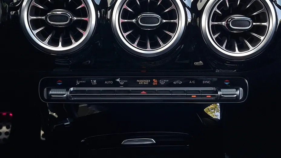 MERCEDES-BENZ CLA CLA 220 mHEV 4-Matic AMG Line 8G-DCT