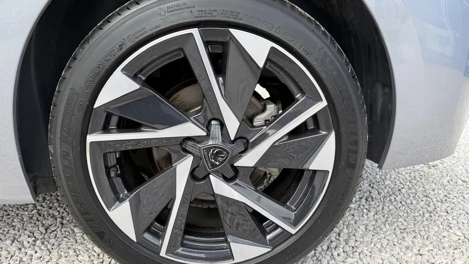 PEUGEOT 308 -