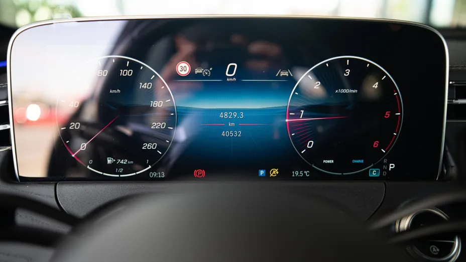 MERCEDES-BENZ E Klasa E 220 d mHEV 4-Matic AMG 9G-Tronic