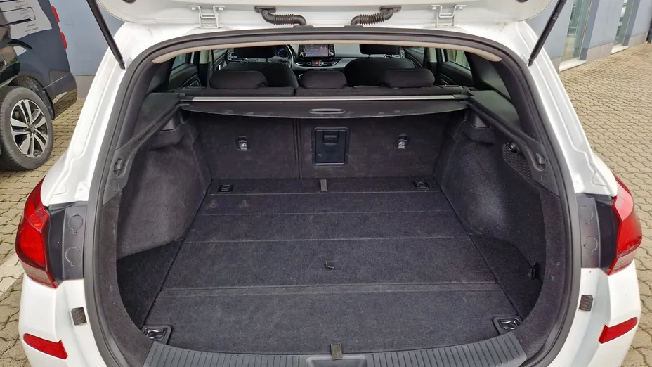 HYUNDAI i30 i30 1.0 T-GDI Smart