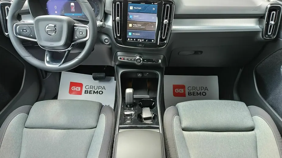 VOLVO XC40 XC40 B3 Plus Dark aut