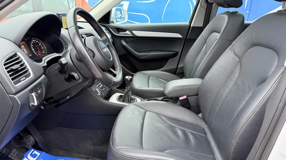 AUDI Q3 -