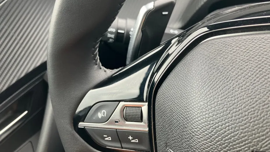 PEUGEOT 2008 2008 PureTech 130 Allure S&S EAT8