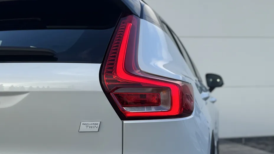 VOLVO XC40 XC40 82kWh P8 Recharge AWD Plus aut