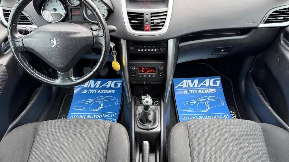 PEUGEOT 207 -