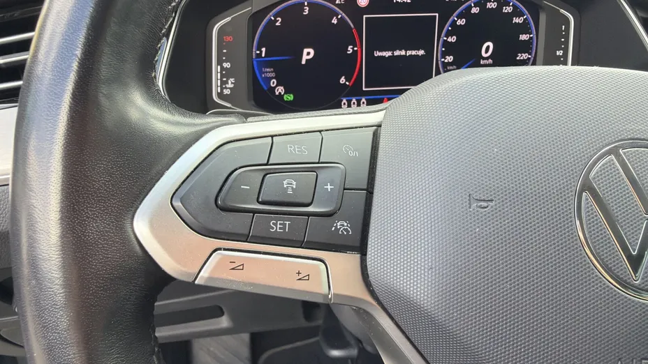 VOLKSWAGEN Passat -