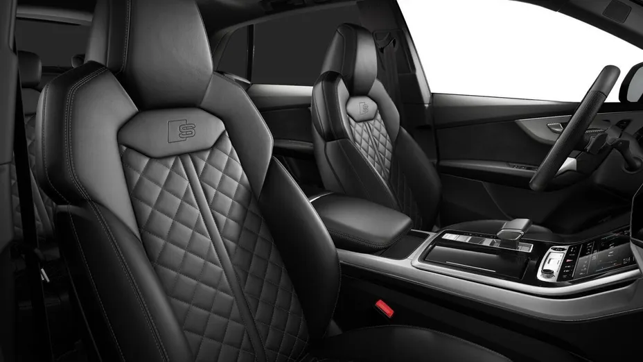 AUDI Q8 -