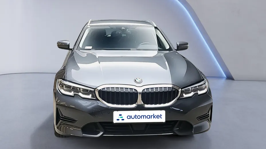 BMW Seria 3 330i xDrive aut