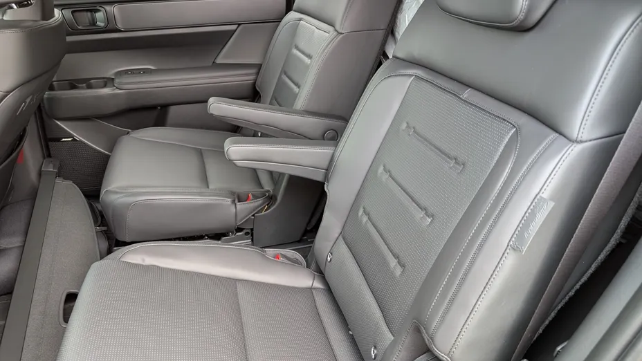 HYUNDAI Santa Fe Santa Fe 1.6 T-GDI HEV Calligraphy 4WD aut 6os. Nowy