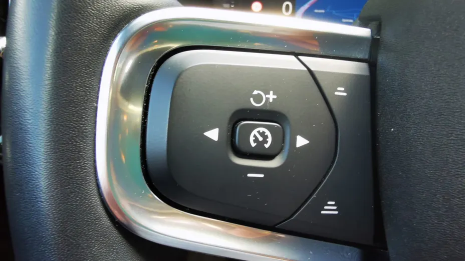 VOLVO XC40 -