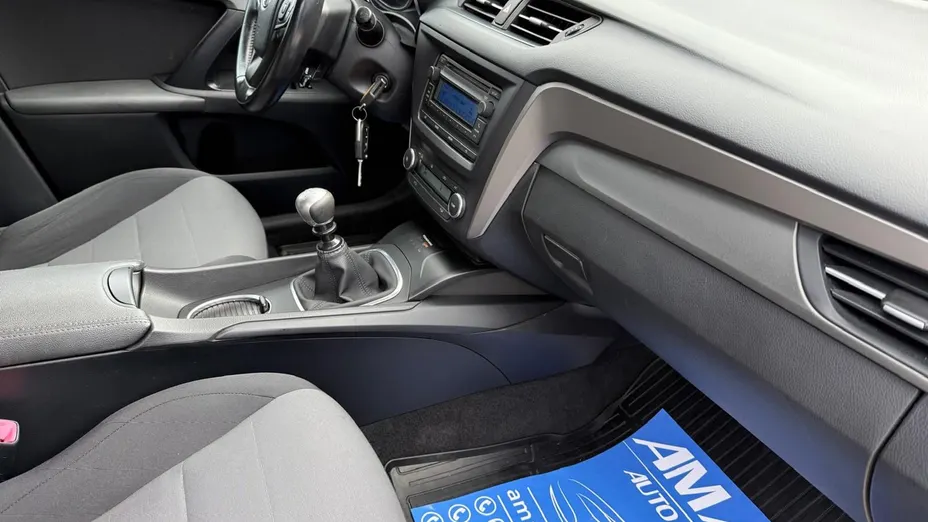 TOYOTA Avensis -