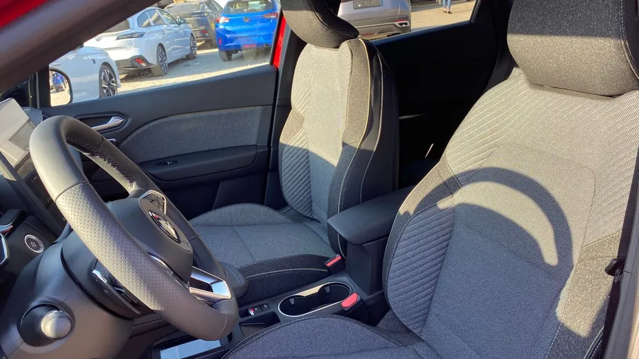 MITSUBISHI Grandis Grandis 1.3T mHEV Intense Style Cold DCT Nowy