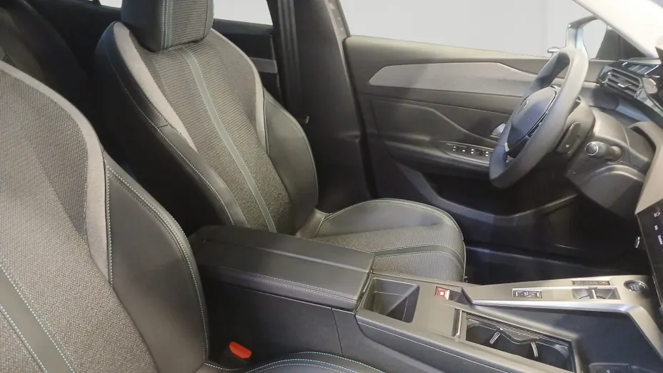 PEUGEOT 408 -