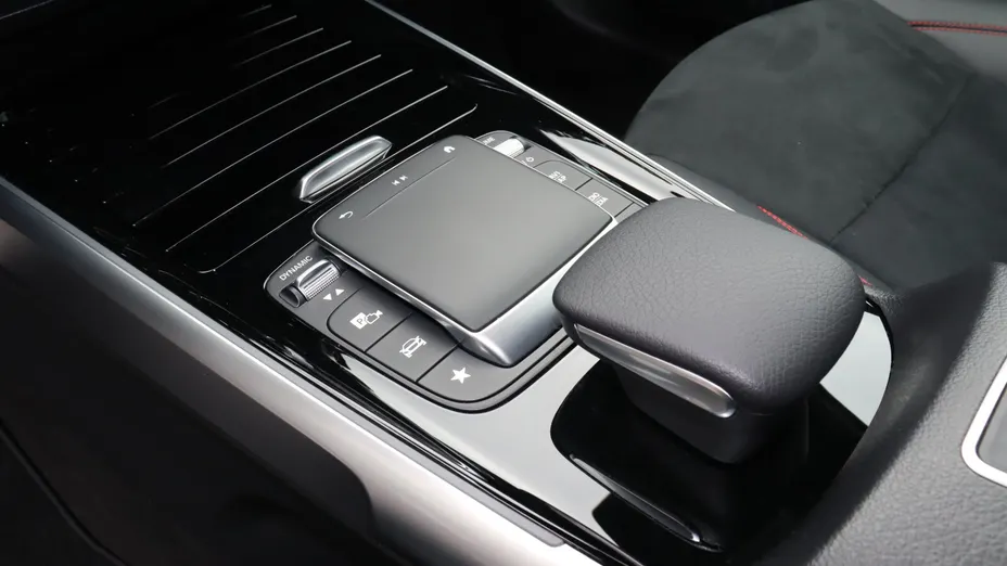 MERCEDES-BENZ GLB GLB 200 d AMG Line 8G-DCT