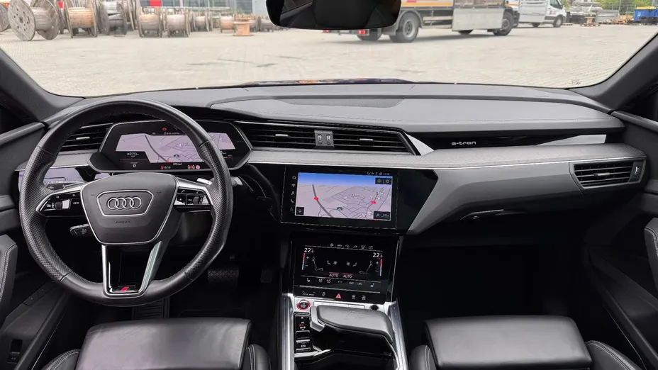 AUDI e-tron Sportback -
