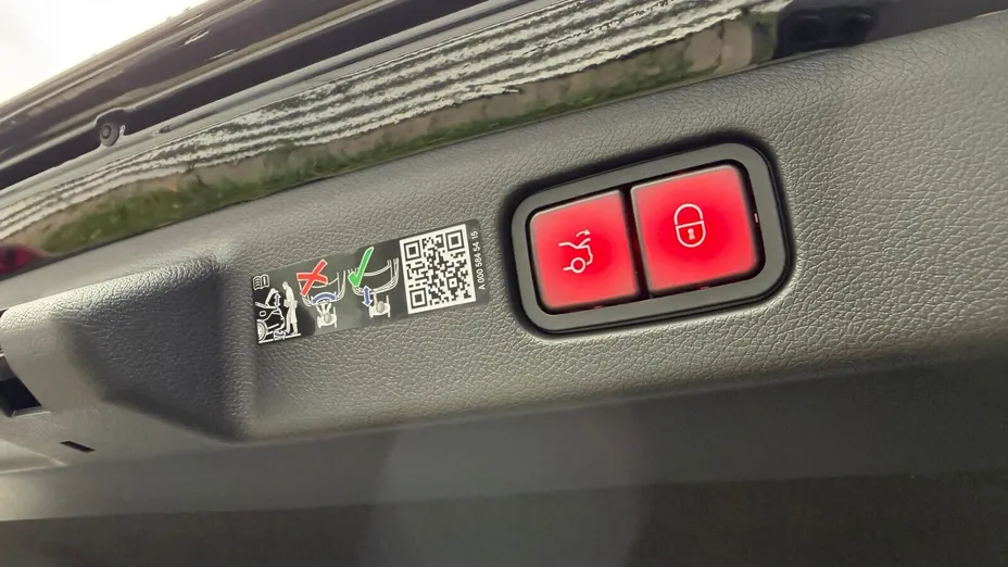 MERCEDES-BENZ E Klasa E 200 mHEV Avantgarde 9G-Tronic