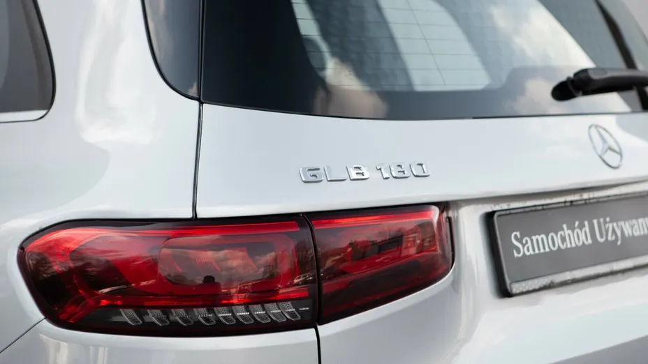 MERCEDES-BENZ GLB GLB 180 7G-DCT
