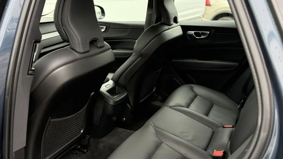 VOLVO XC60 XC60 B5 B AWD Plus Dark aut