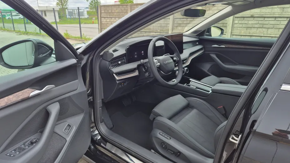 SKODA Superb Superb 2.0 TDI SCR 4x4 L&K DSG Nowy