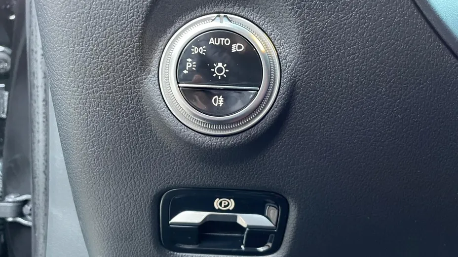 MERCEDES-BENZ C Klasa C 300 e PHEV 4-Matic AMG Nowy