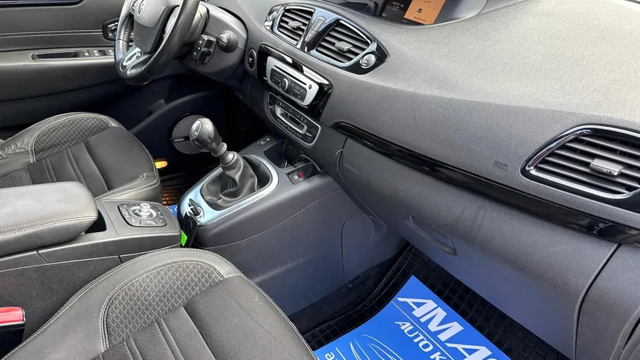 RENAULT Scenic -