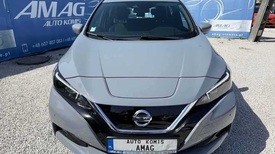 NISSAN Leaf -