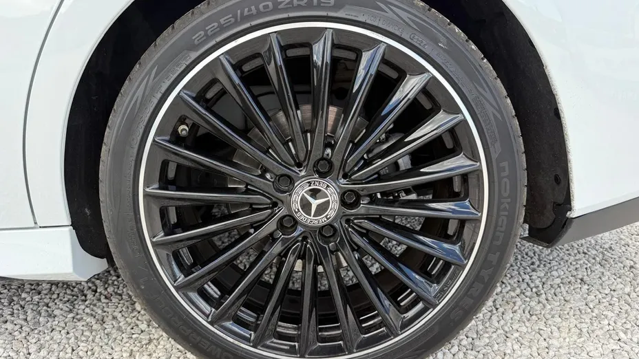 MERCEDES-BENZ CLA CLA 180 d 7G-DCT