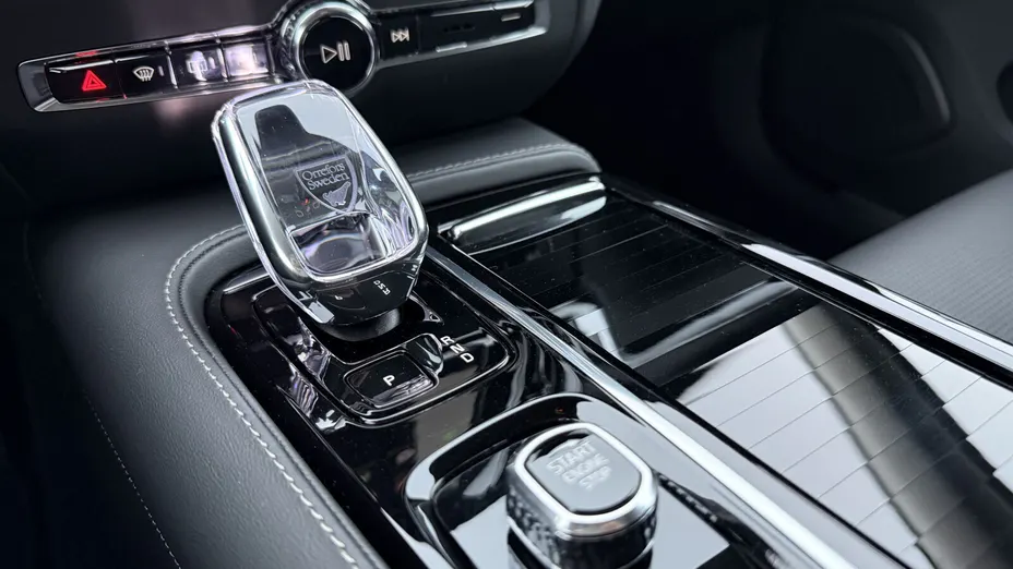 VOLVO V60 V60 T8 AWD Plug-In Hybrid Ultra Dark aut