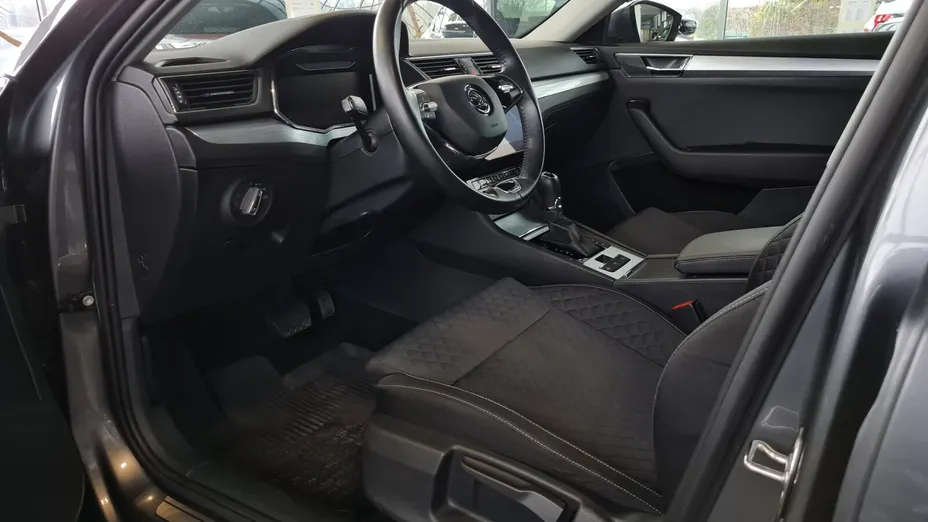 SKODA Superb Superb 2.0 TDI SCR Ambition DSG