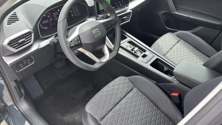 SEAT Leon Leon 1.5 eTSI FR DSG