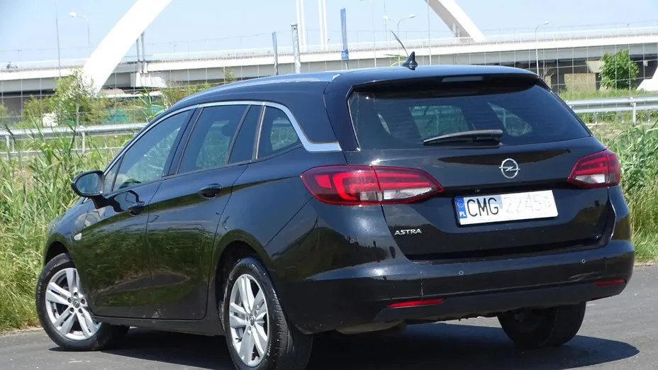 OPEL Astra Astra III 1.9 CDTI Cosmo aut