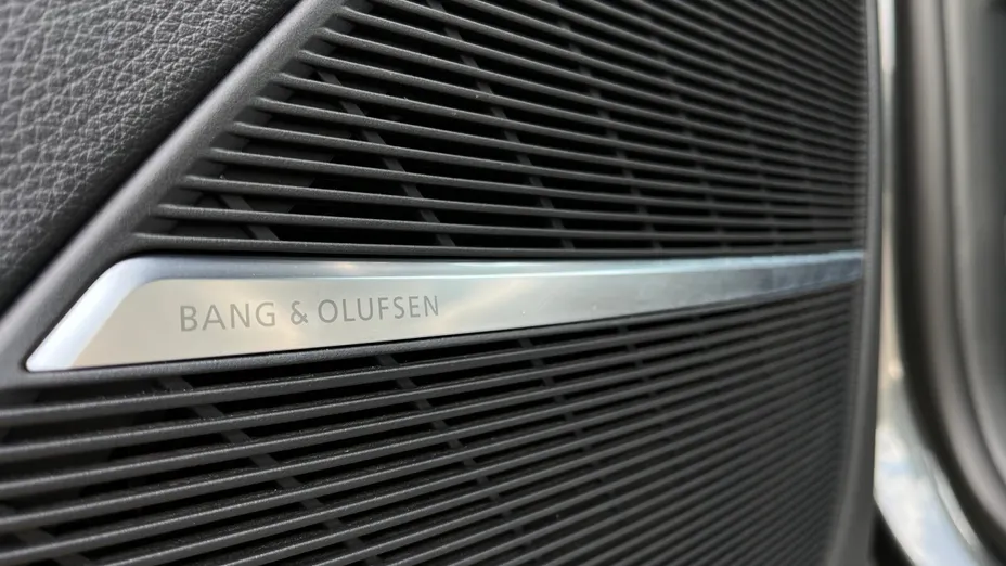 AUDI SQ8 -