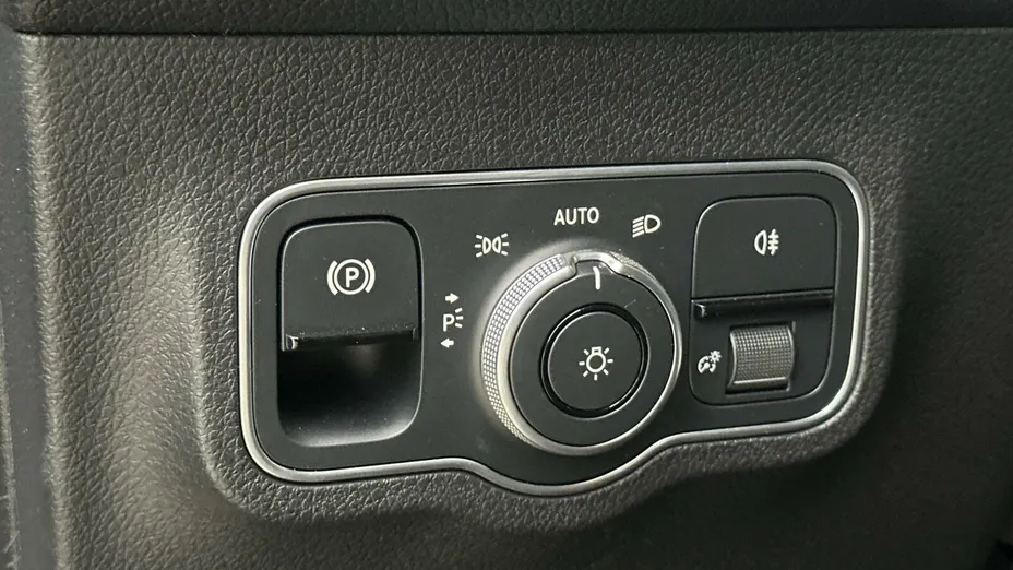 MERCEDES-BENZ GLB GLB 200 mHEV Progressive 7G-DCT