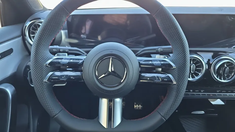 MERCEDES-BENZ A Klasa A 200 AMG Line 7G-DCT