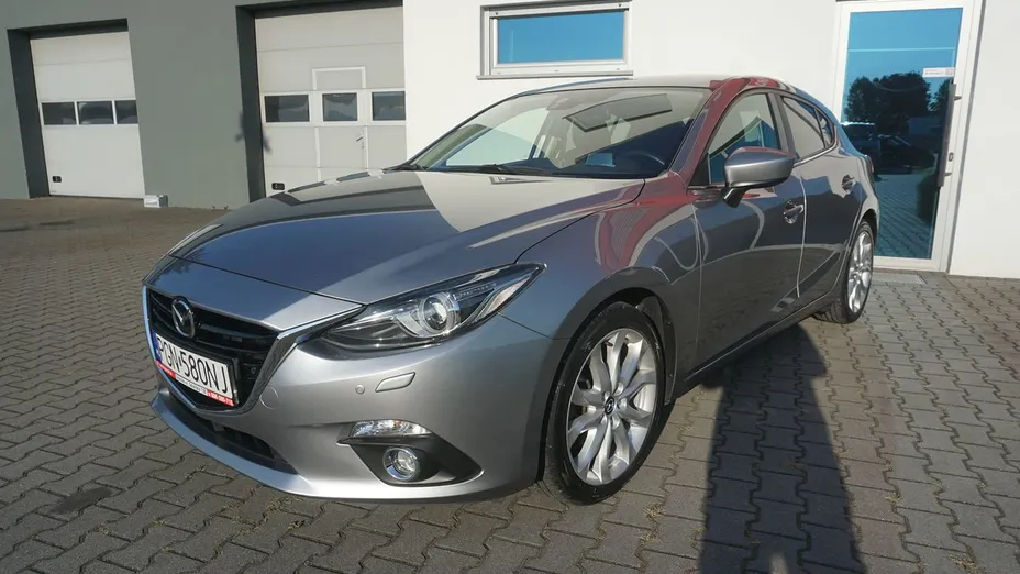 MAZDA 3 -