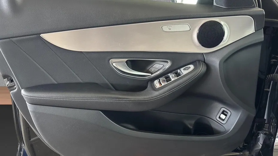 MERCEDES-BENZ C Klasa C 180 9G-TRONIC