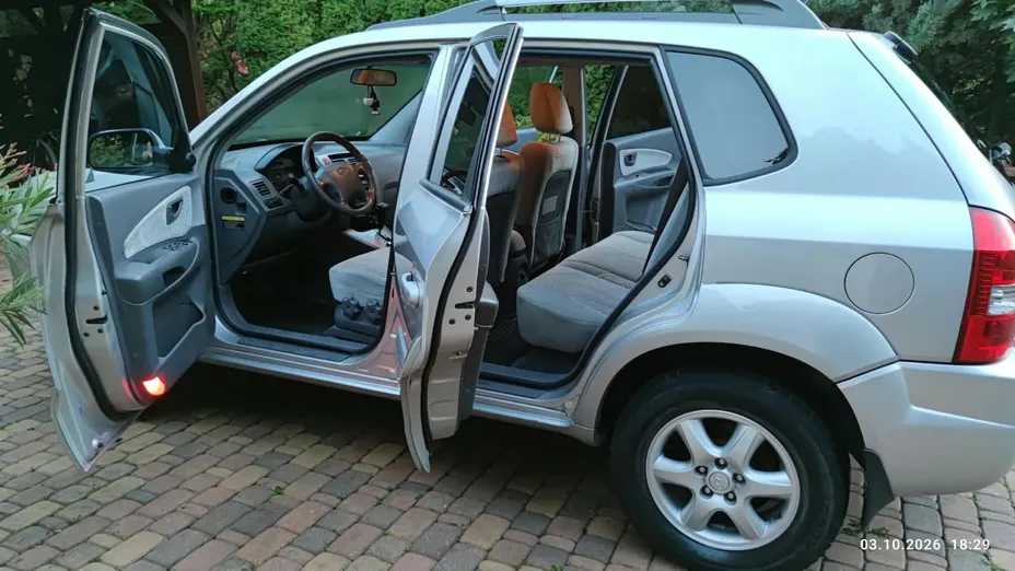 HYUNDAI Tucson -